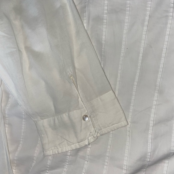 White button down shirt with bow tie at the top - Picture 7 of 7